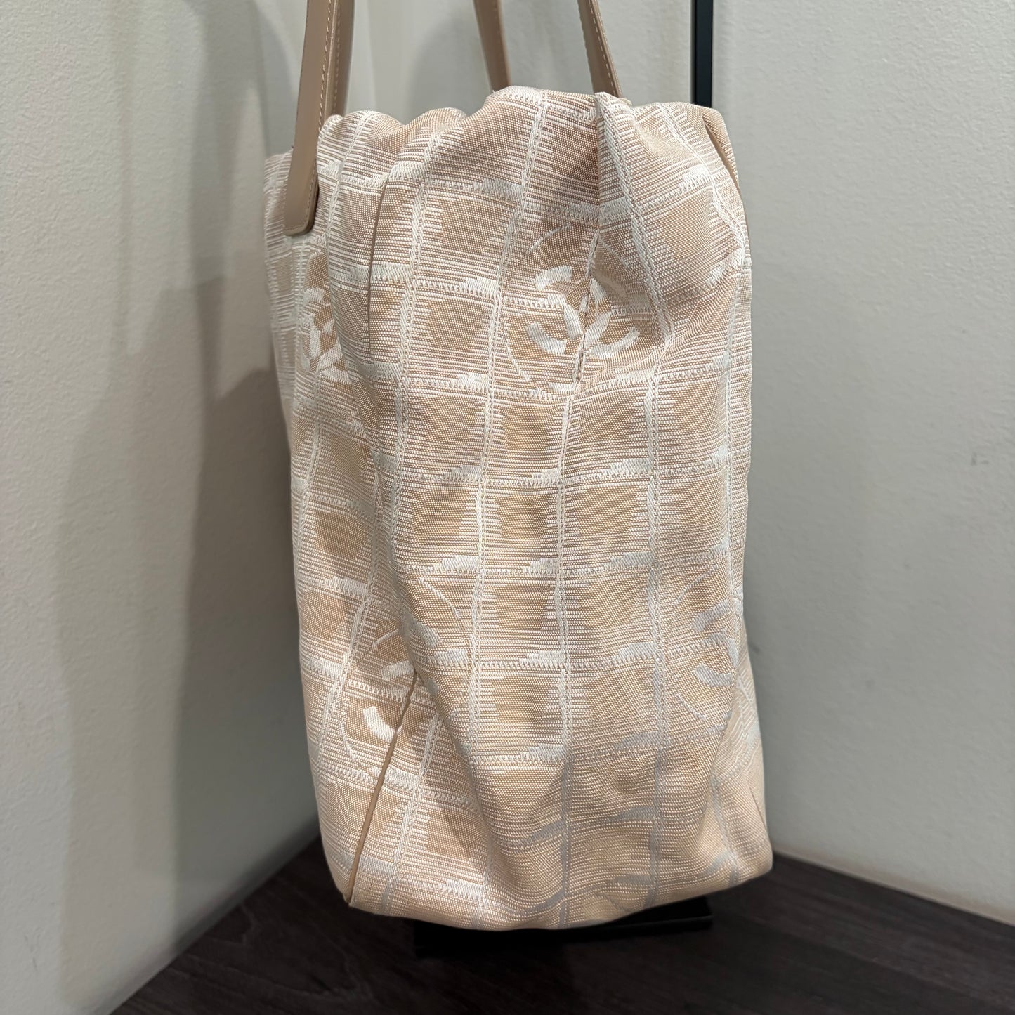 #021 CHANEL Neutral CC Tote