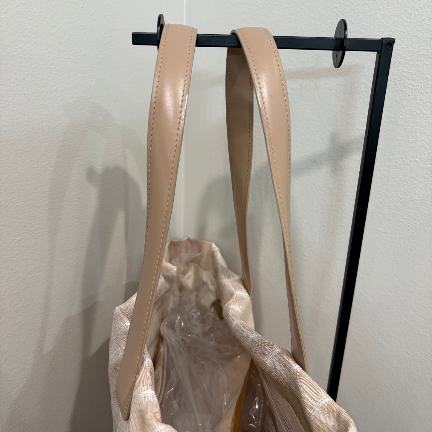 #021 CHANEL Neutral CC Tote