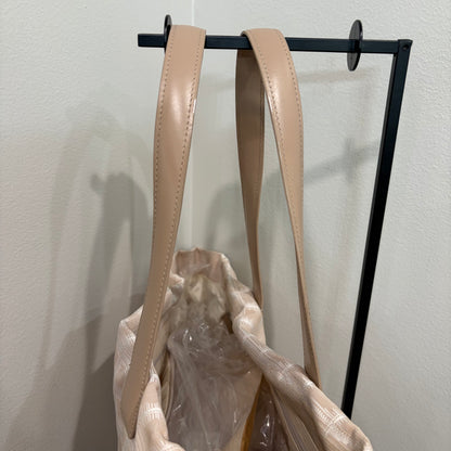 #021 CHANEL Neutral CC Tote
