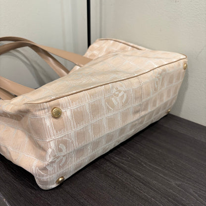 #021 CHANEL Neutral CC Tote