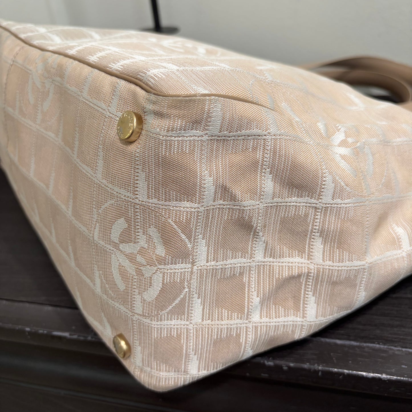 #021 CHANEL Neutral CC Tote