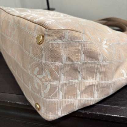 #021 CHANEL Neutral CC Tote