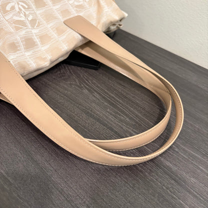 #021 CHANEL Neutral CC Tote