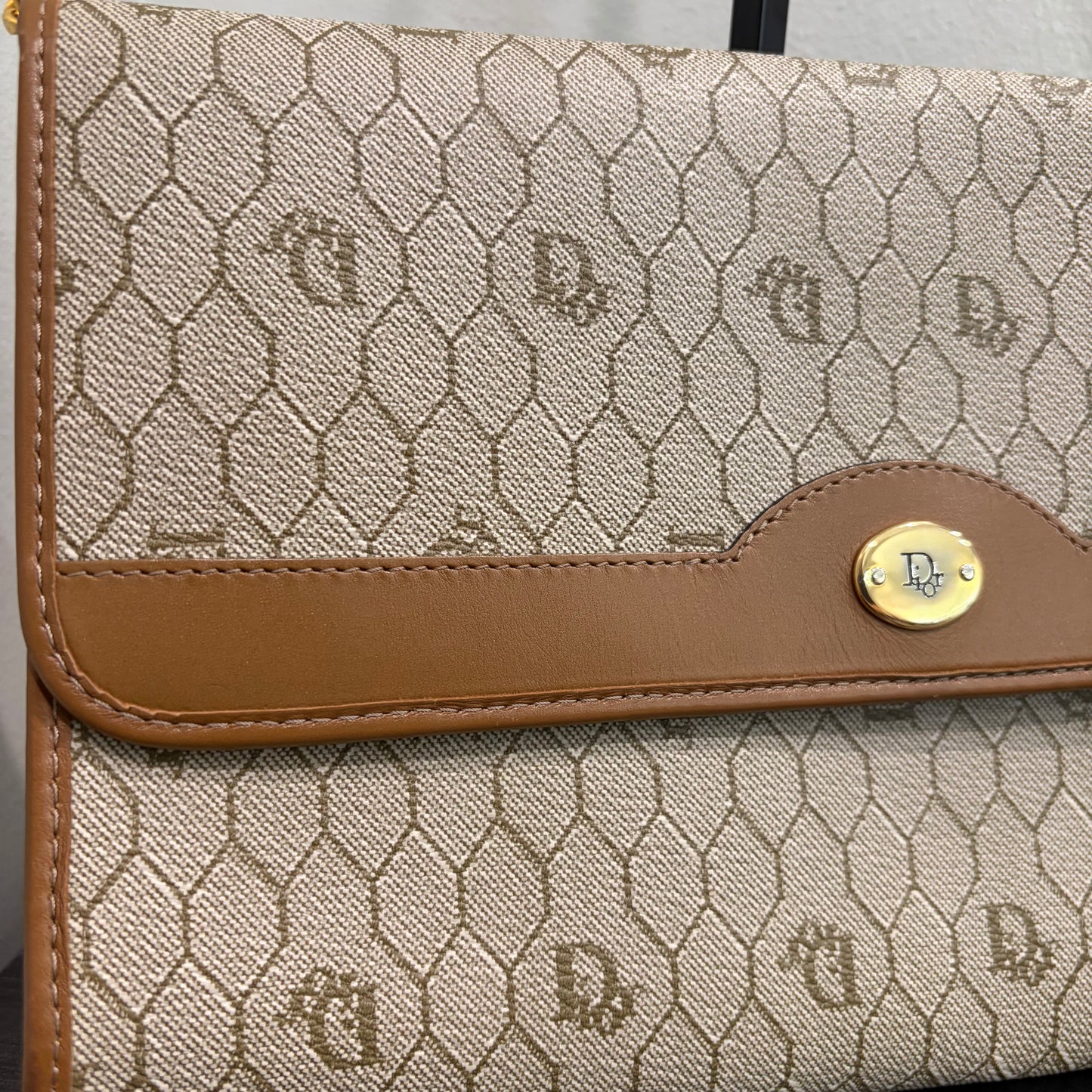 #023 CHRISTIAN DIOR Beige Honeycomb Shoulder Bag