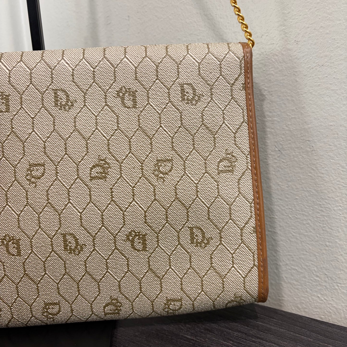 #023 CHRISTIAN DIOR Beige Honeycomb Shoulder Bag