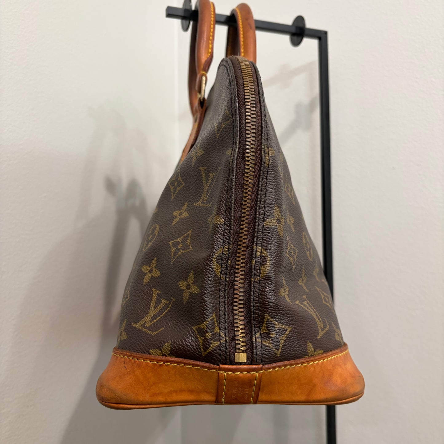 #024 LOUIS VUITTON Alma PM