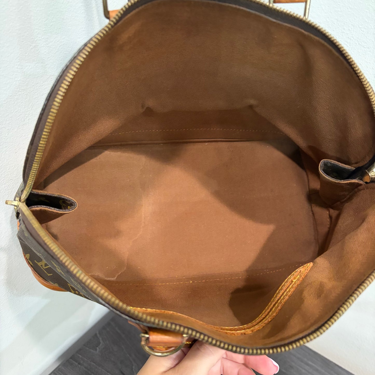 #024 LOUIS VUITTON Alma PM