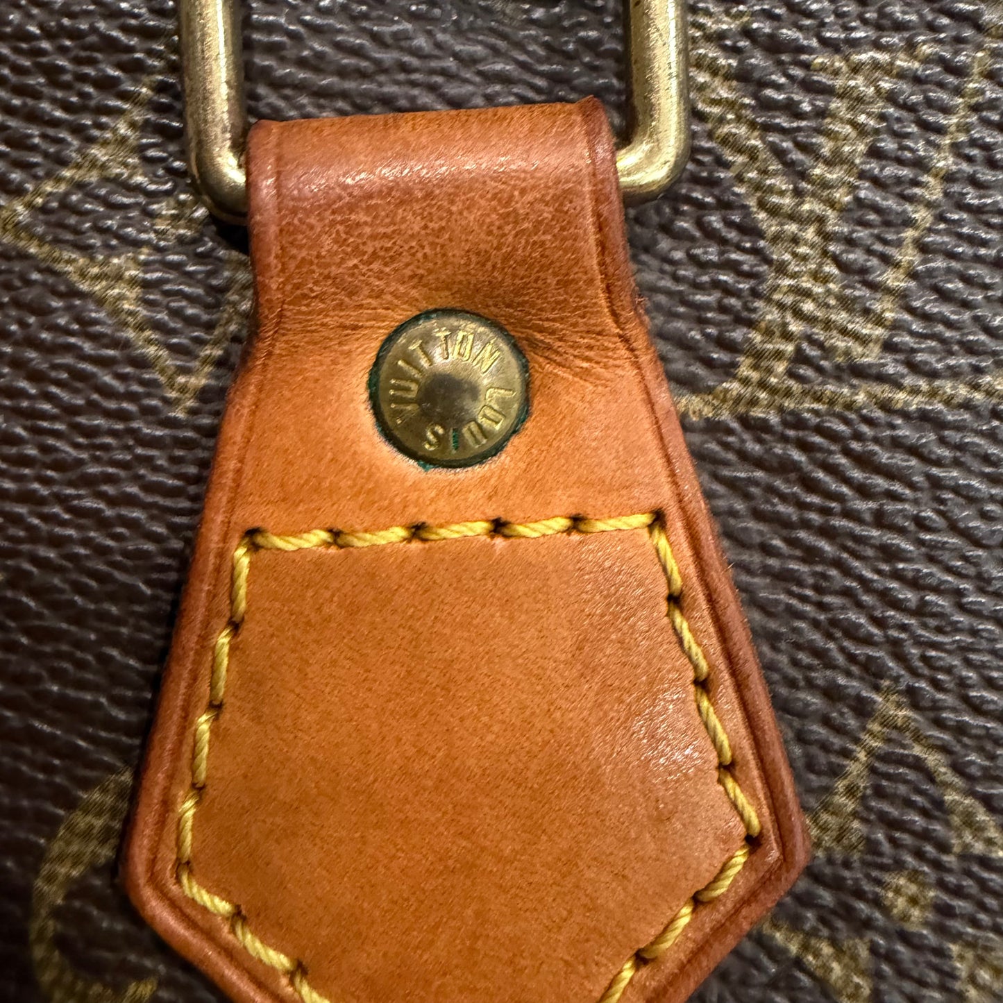 #024 LOUIS VUITTON Alma PM