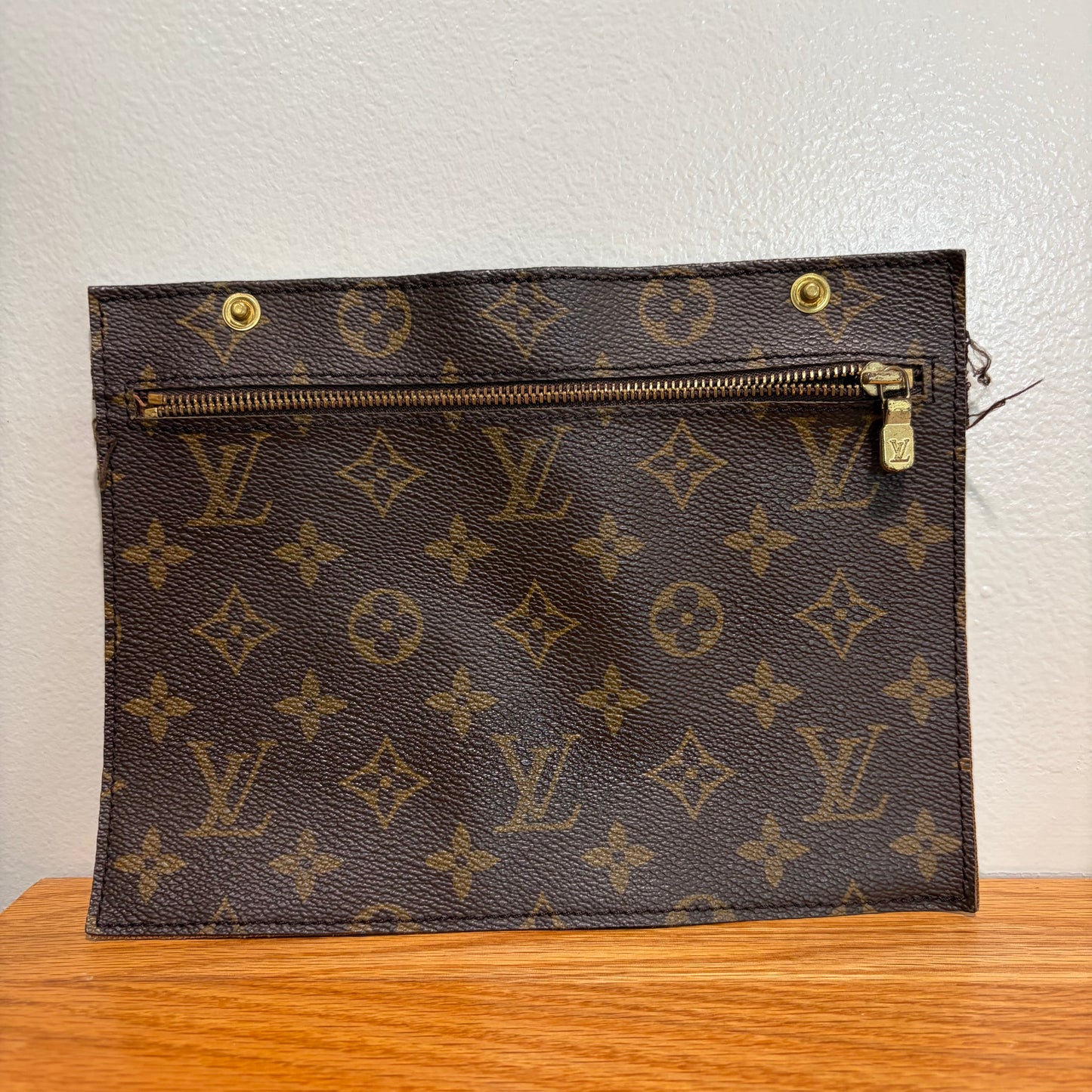 #027 LOUIS VUITTON Clutch