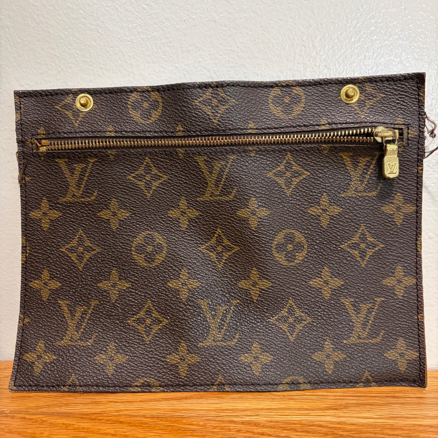 #027 LOUIS VUITTON Clutch