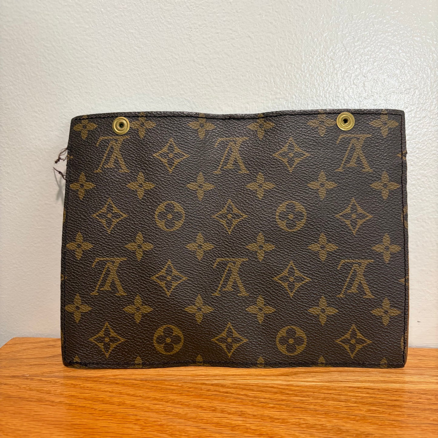 #027 LOUIS VUITTON Clutch