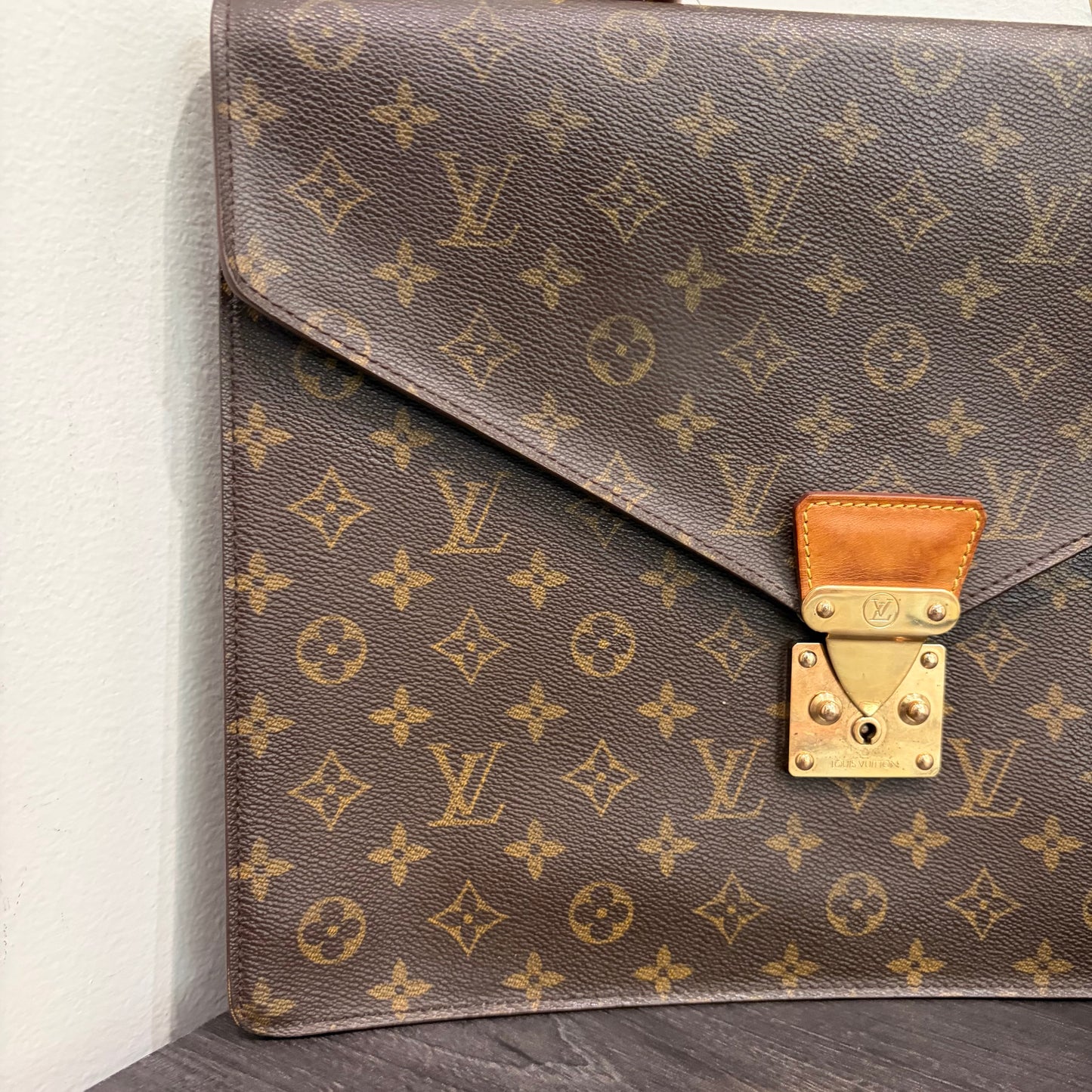 #028 LOUIS VUITTON Serviette Conseiller Briefcase