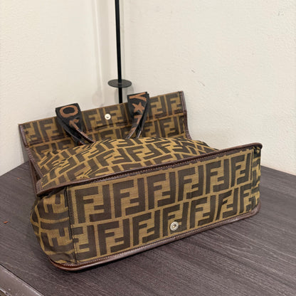 #030 FENDI Tote