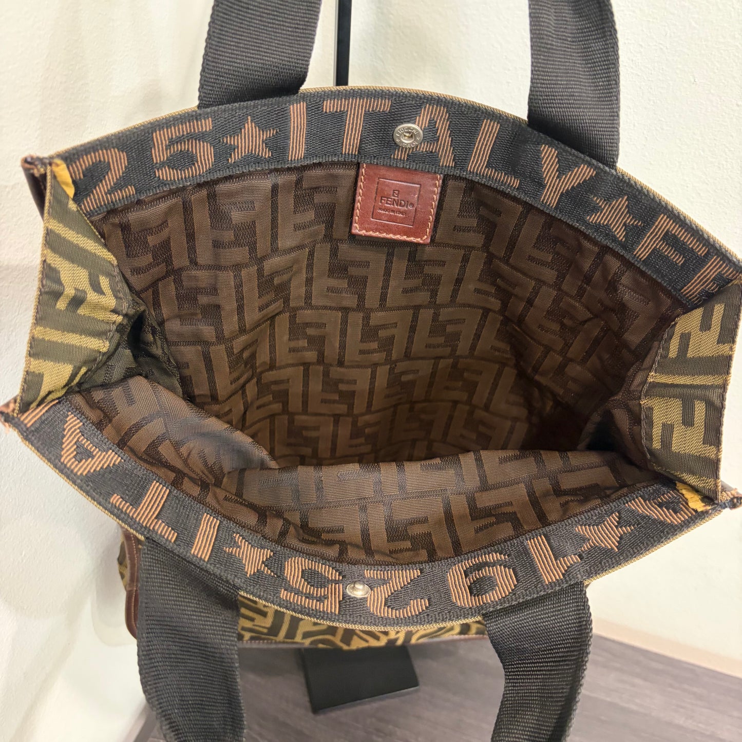 #030 FENDI Tote