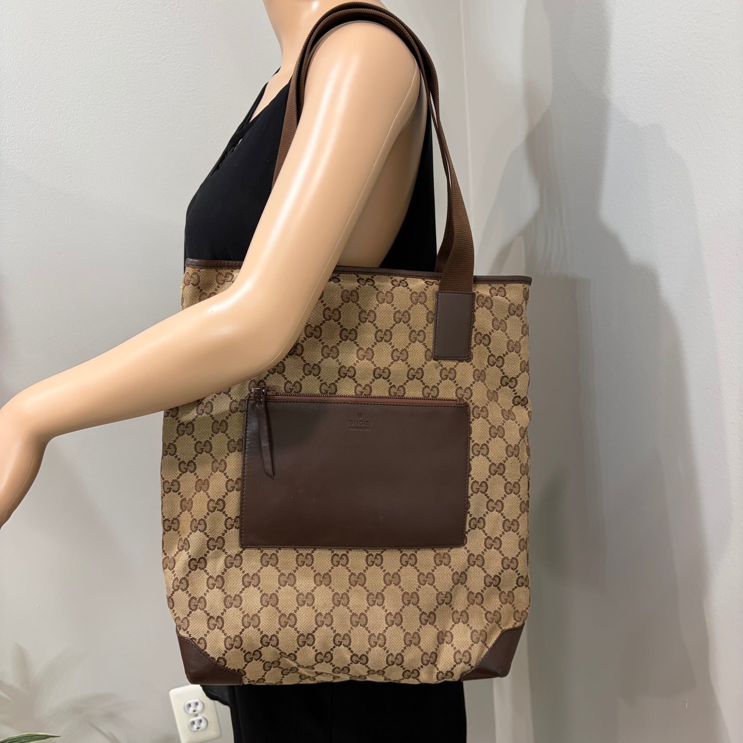 #034 GUCCI Brown Canvas Tote