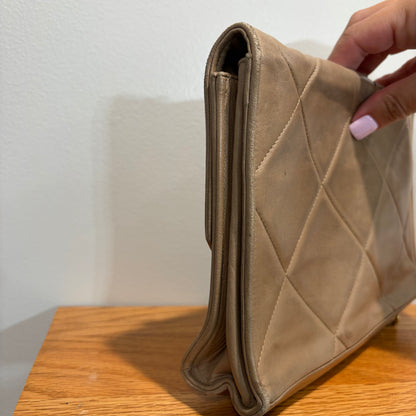 #040 CHANEL Lambskin Beige/Light Brown Flap Bag