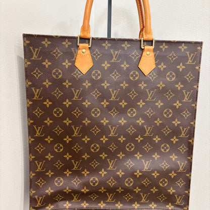 #044 LOUIS VUITTON Sac Plat
