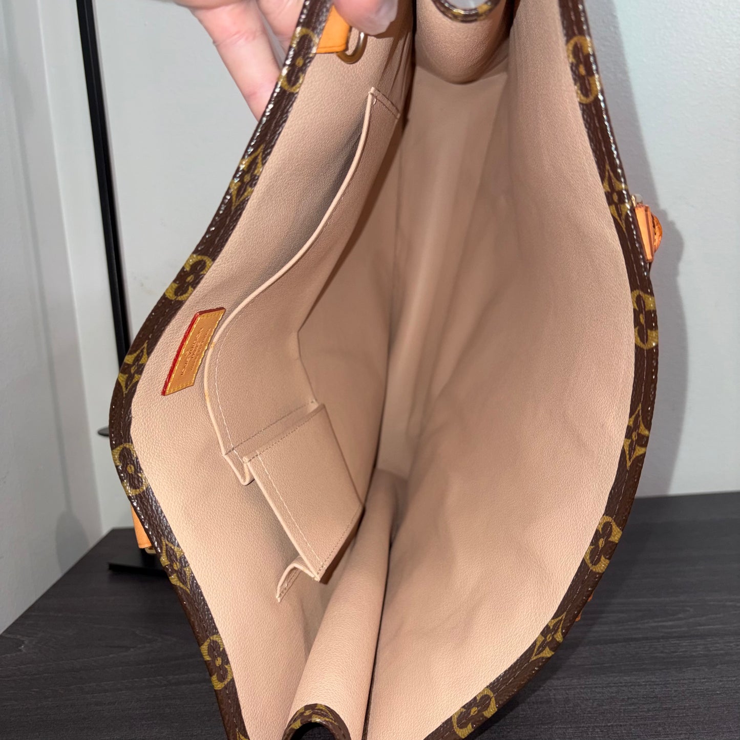 #044 LOUIS VUITTON Sac Plat