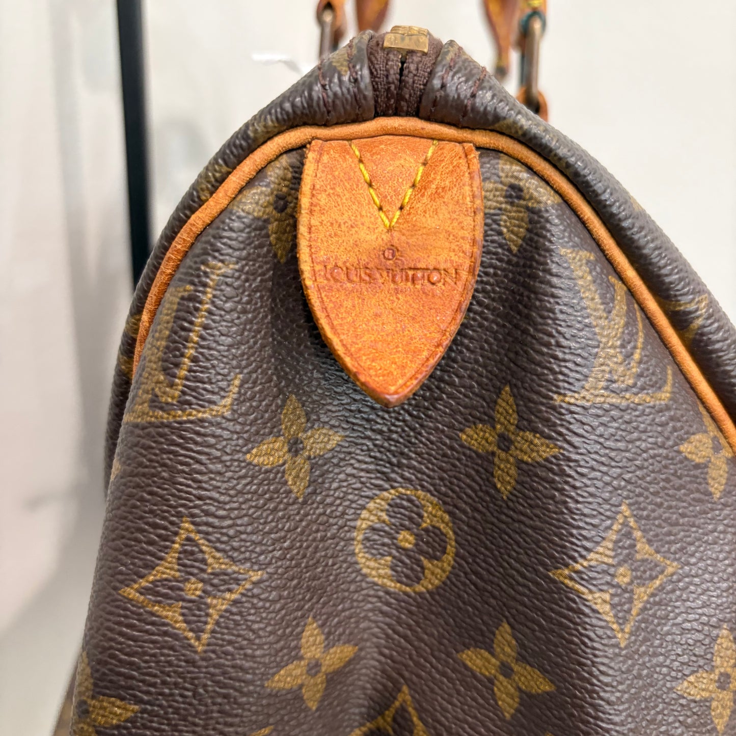 #041 LOUIS VUITTON Speedy 30