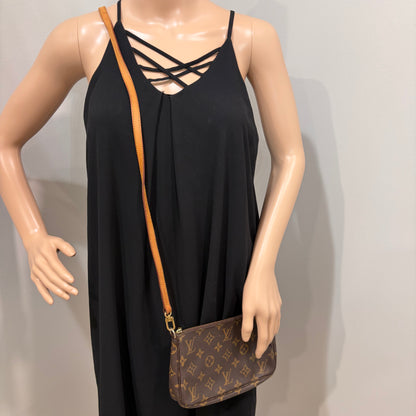 LOUIS VUITTON Pochette Crossbody