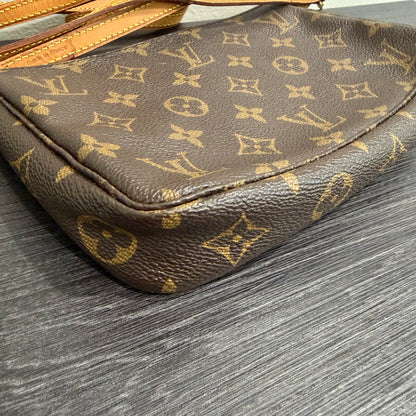 LOUIS VUITTON Pochette Crossbody