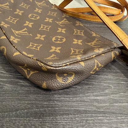 LOUIS VUITTON Pochette Crossbody