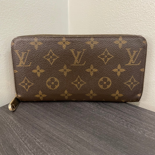 CLEARANCE Louis Vuitton Monogram Zippy Wallet