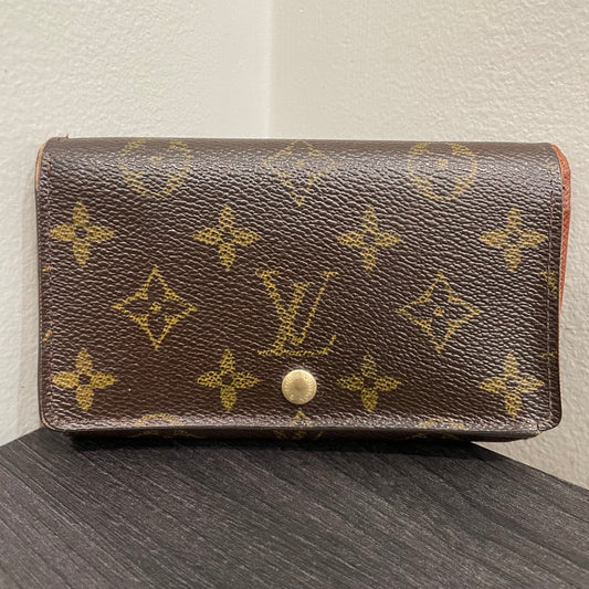 LOUIS VUITTON Monogram Wallet