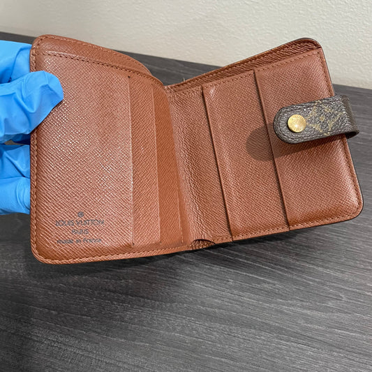 LOUIS VUITTON Monogram Wallet