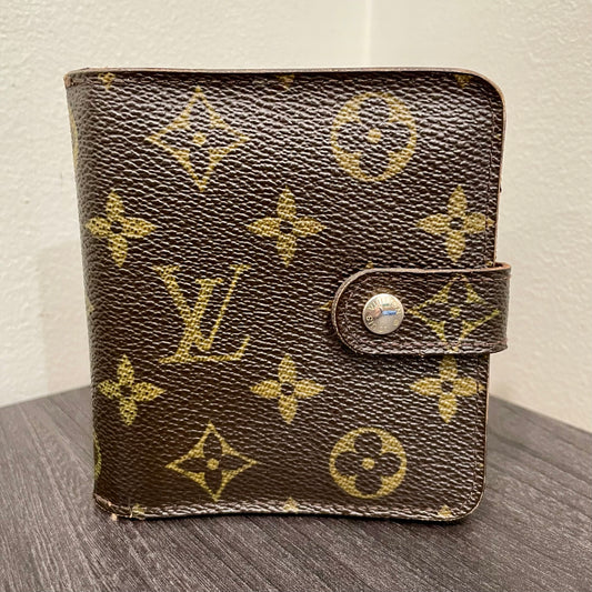 LOUIS VUITTON Monogram Wallet