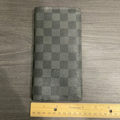 LOUIS VUITTON Damier Graphite Wallet