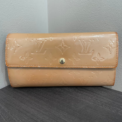 LOUIS VUITTON Vernis Rose Florentine Wallet