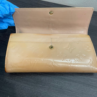 LOUIS VUITTON Vernis Rose Florentine Wallet