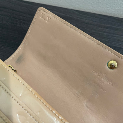 LOUIS VUITTON Vernis Rose Florentine Wallet