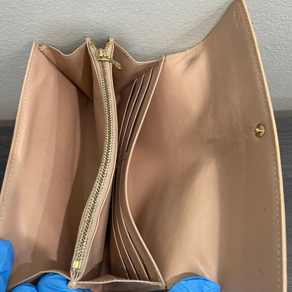 LOUIS VUITTON Vernis Rose Florentine Wallet