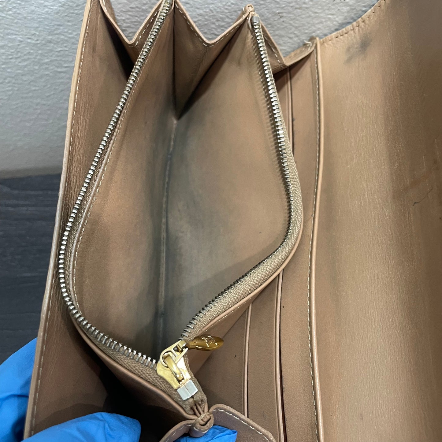 LOUIS VUITTON Vernis Gold Wallet