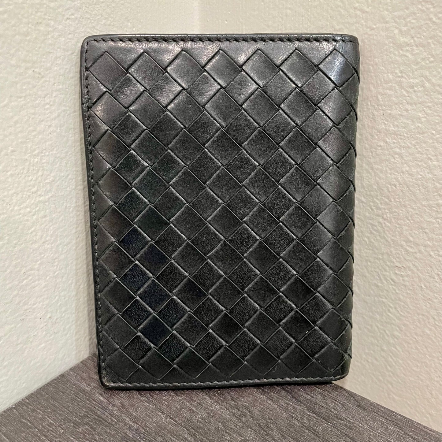 BOTTEGA VENETA Men's Black Weave Wallet