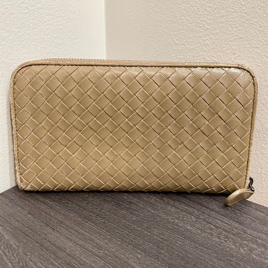 BOTTEGA VENETA Beige Weave Zippy Wallet
