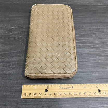 BOTTEGA VENETA Beige Weave Zippy Wallet