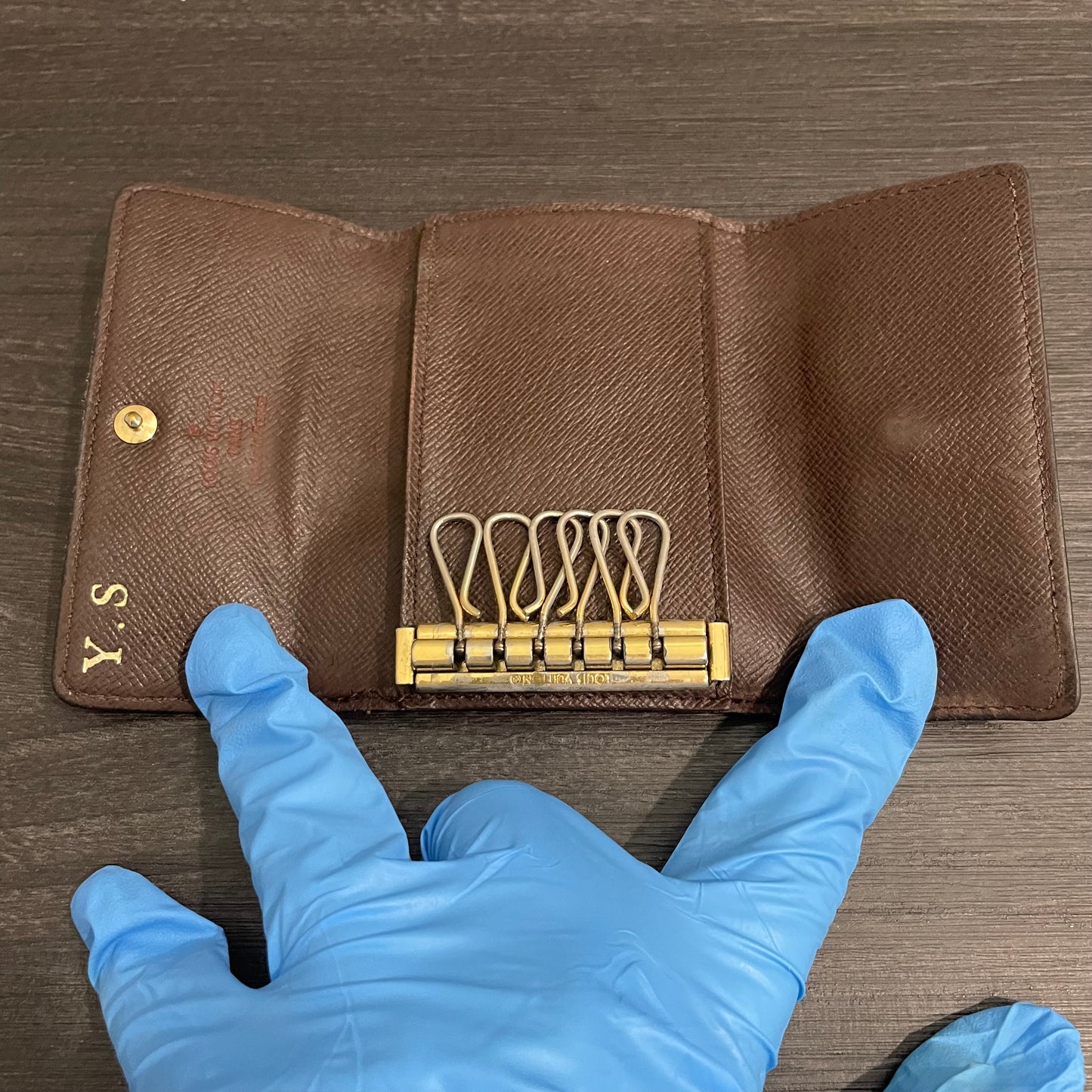 LOUIS VUITTON Damier Ebene Key Case (6 Rings)