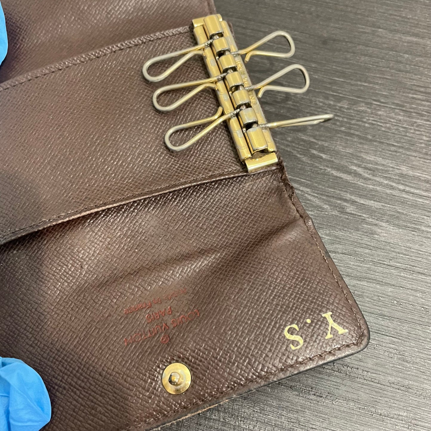 LOUIS VUITTON Damier Ebene Key Case (6 Rings)