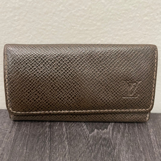 LOUIS VUITTON Brown Leather Key Case (4 Rings)
