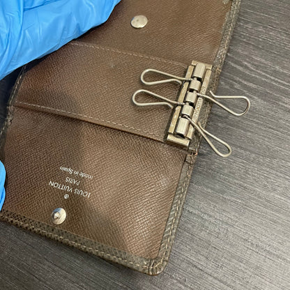 LOUIS VUITTON Brown Leather Key Case (4 Rings)