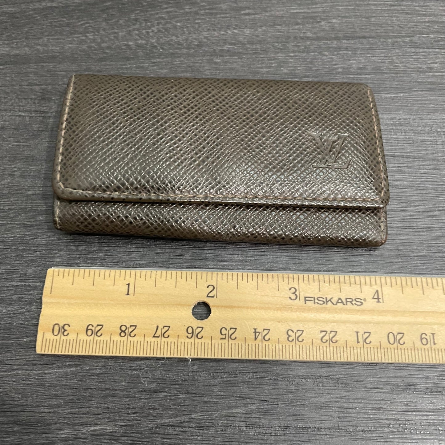 LOUIS VUITTON Brown Leather Key Case (4 Rings)