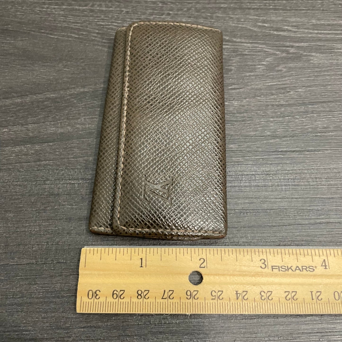 LOUIS VUITTON Brown Leather Key Case (4 Rings)