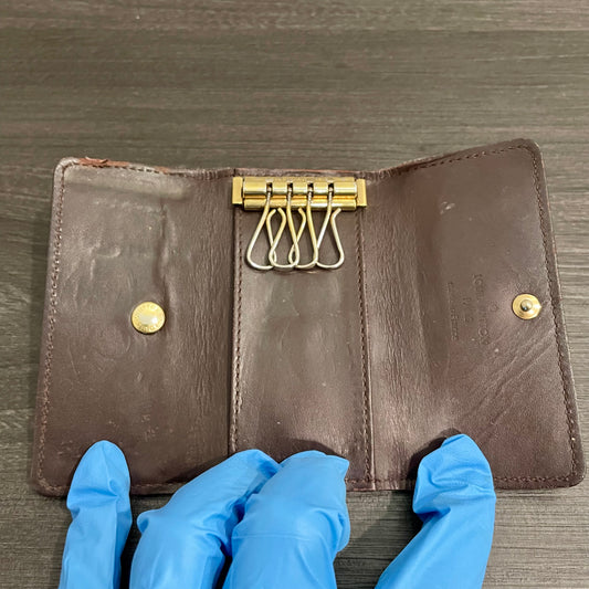 LOUIS VUITTON Vernis Maroon Key Case (4 Rings)