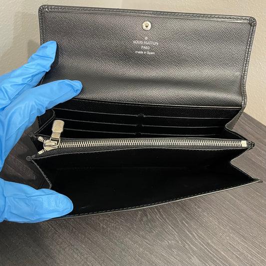 LOUIS VUITTON Black Epi Leather Wallet