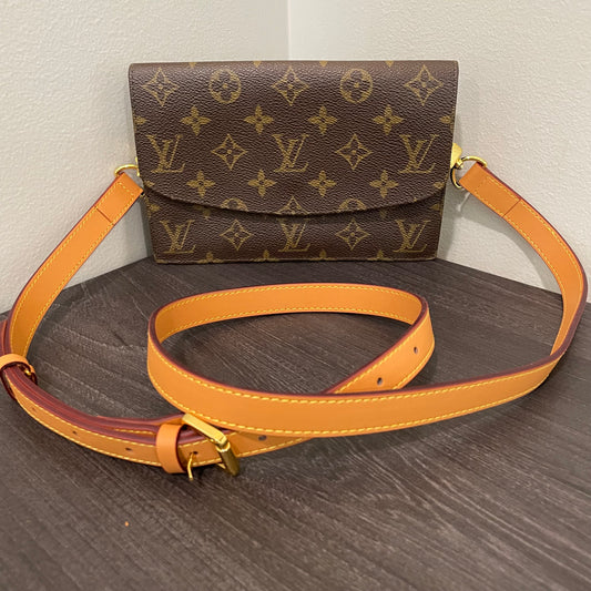 SOLD! Louis Vuitton Monogram Pochette