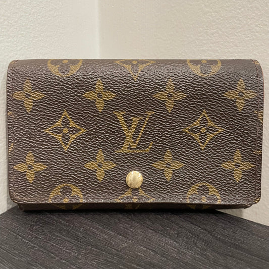LOUIS VUITTON Monogram Wallet