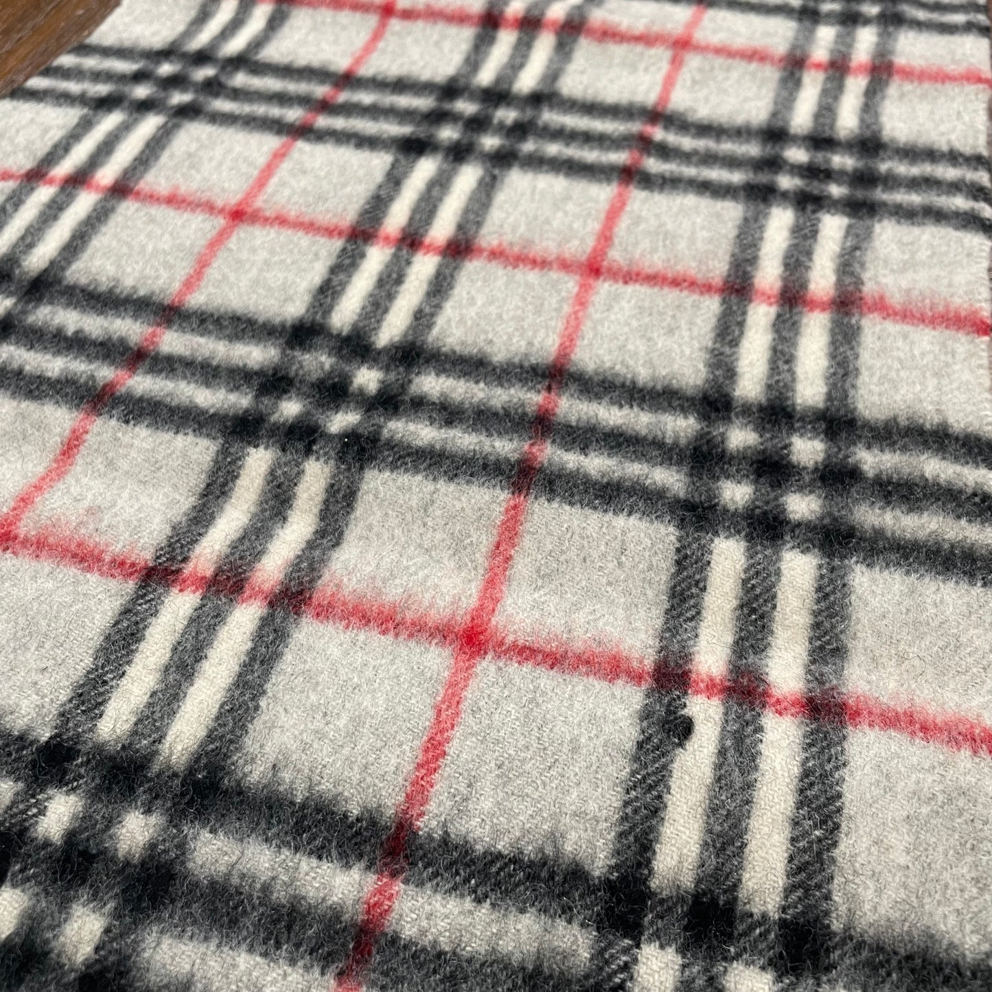 BURBERRY Light Gray 100% Cashmere Scarf Stole